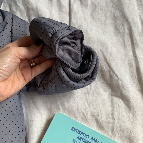 👶🏻 GAP & BOUTCHOU Puffers + book for babies Sz 3 to 6 months like NEW - Picture 5 of 12
